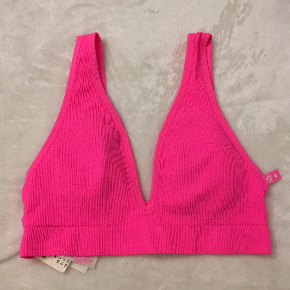 VS Pink sports bra w removable padding size M
